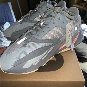 Yeezy 700 Inertias